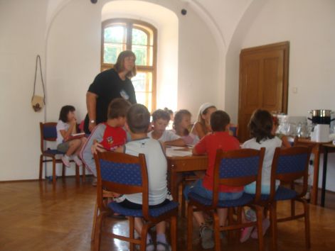 csoportfoglalkozas.jpg